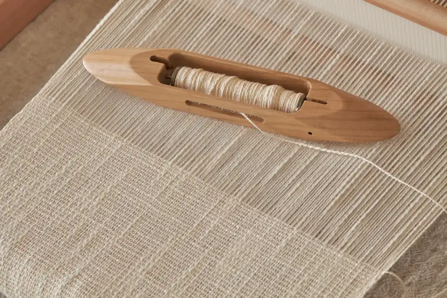 Tessuto a trama semplice realizzato