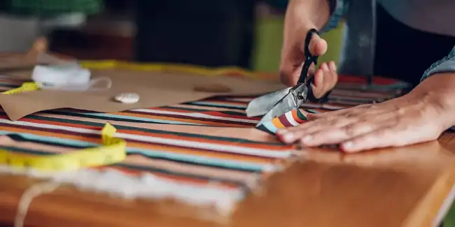 Perfectionnez et simplifiez le processus de conception à la création grâce à un fabricant spécialisé dans la confection et la couture.